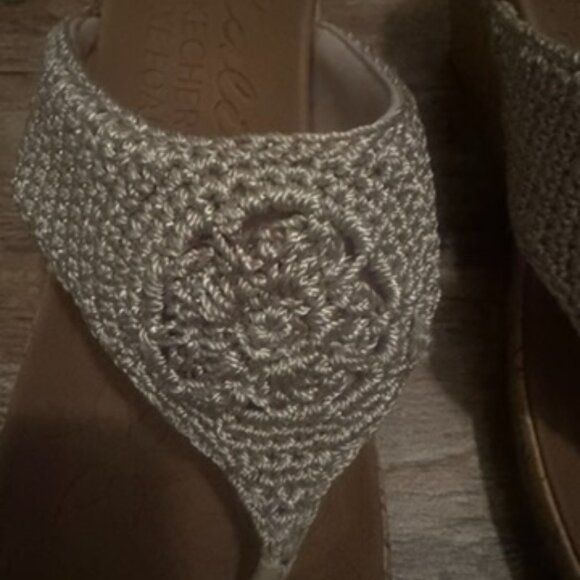 Skechers Beverlee Fancy Work Natural Crochet Beige Thong Sandals - Picture 5 of 13